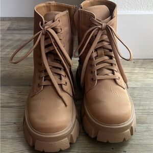 Steve Madden Tan Platform Combat Boots Lug Sole Chunky Ankle Boots Size 7.5